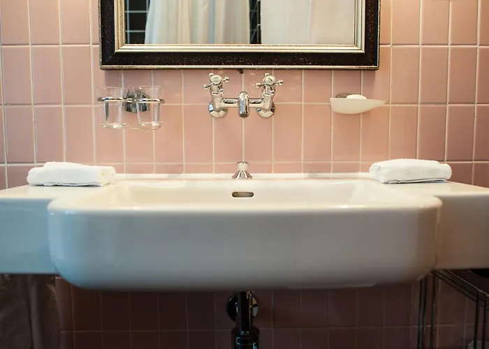 מלון Boutique Kindli 3*